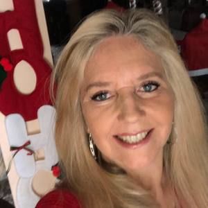 Meet your Posher, Deborah